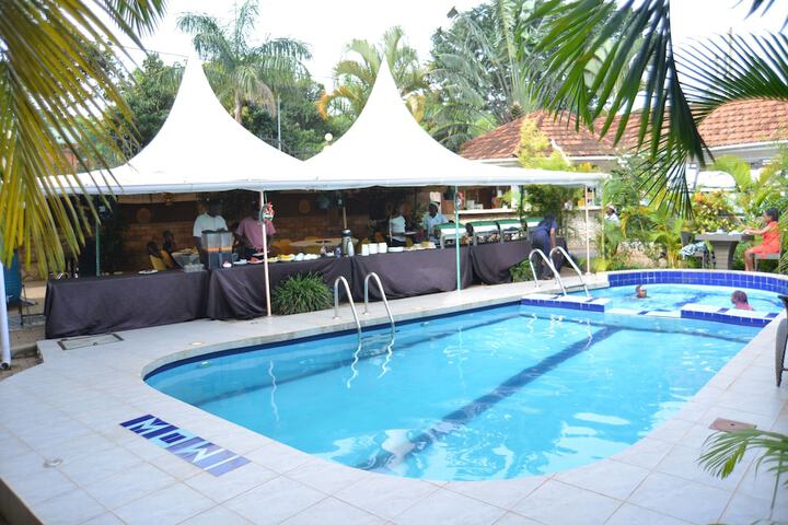 Pool 106 of 182