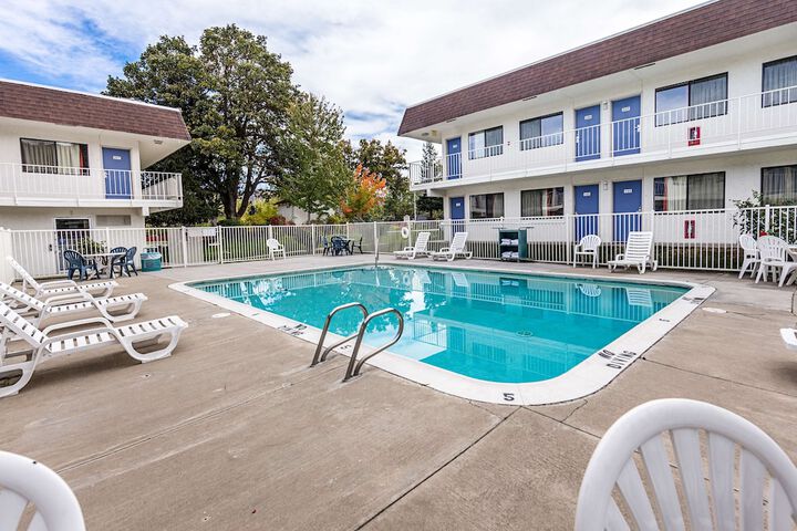 Hotel with Pool