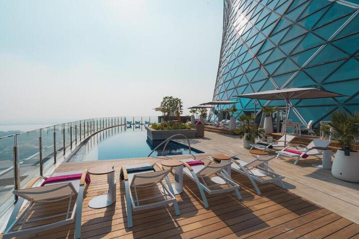 Andaz Capital Gate Abu Dhabi by Hyatt