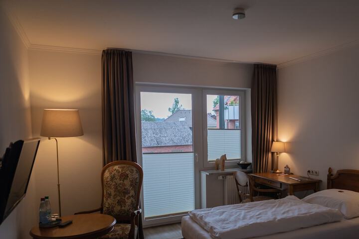 Room 6 of 49