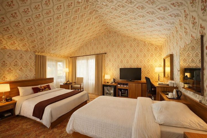 Room 2 of 21