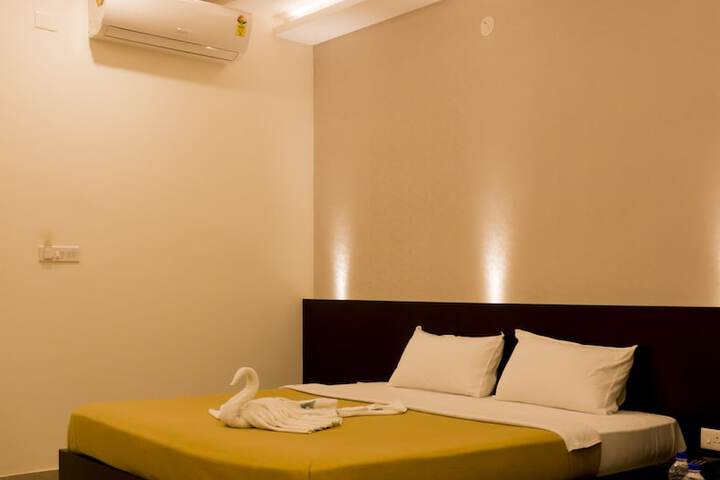 Room 5 of 33