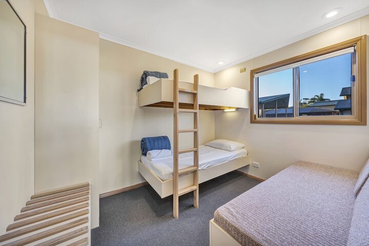 Room 19 of 176