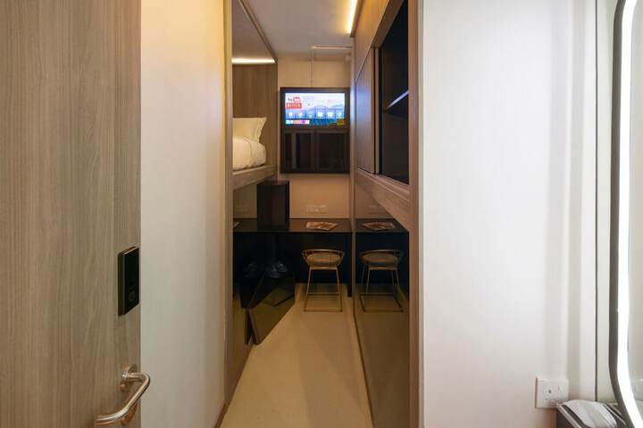 Room 72 of 180
