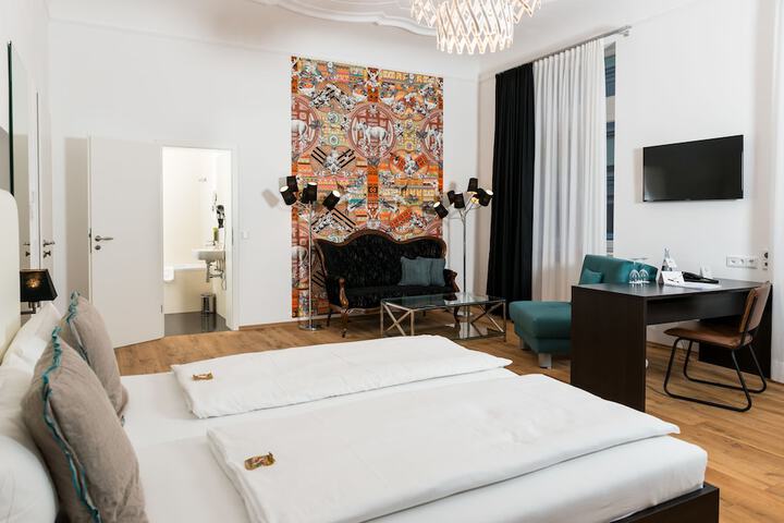 Room 7 of 44