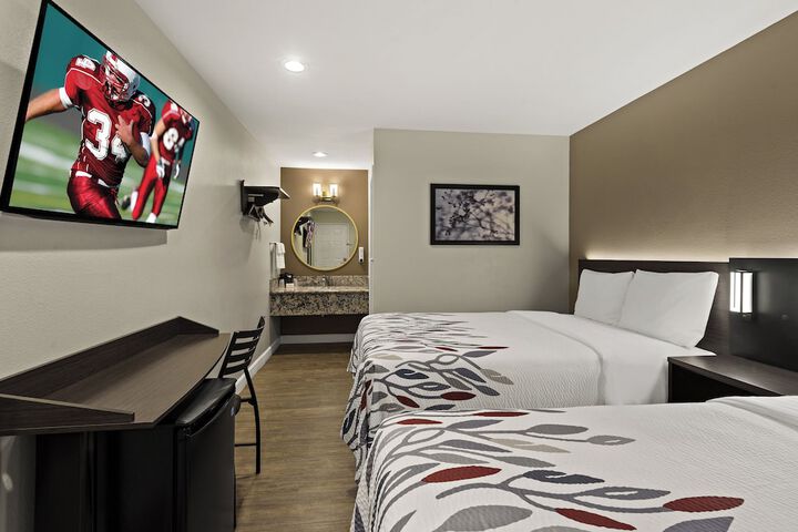 2 Double Beds (5 of 6)
