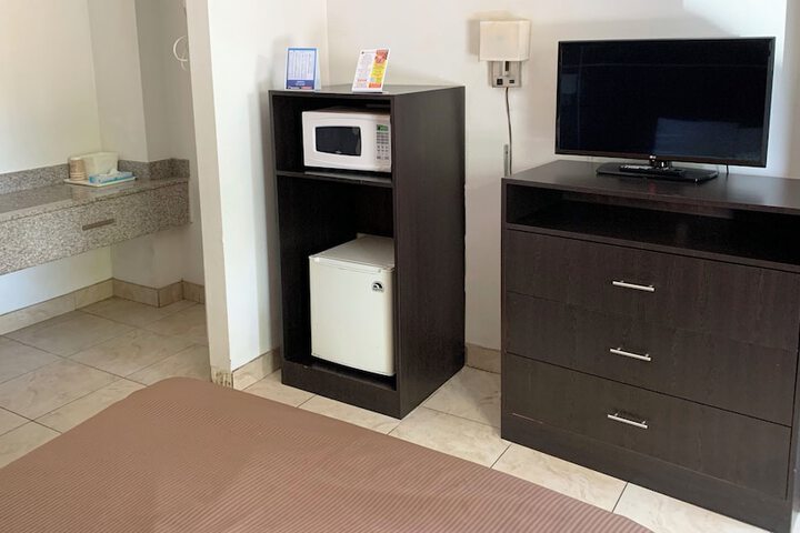 2 Double Beds (8 of 11)