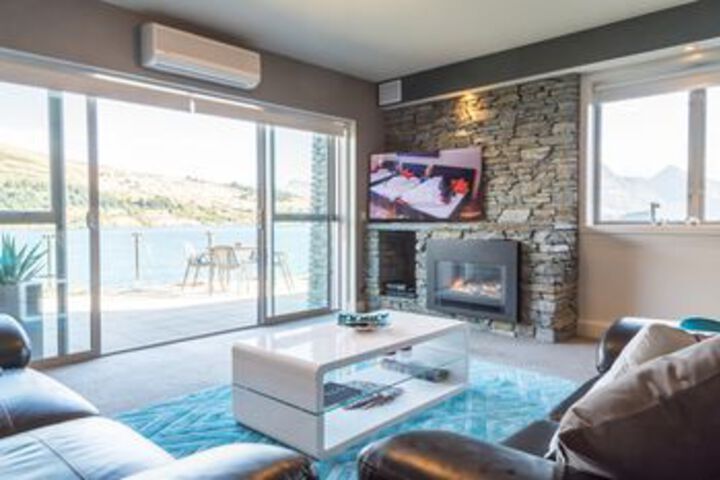 Luxury Lakefront Villas Queenstown