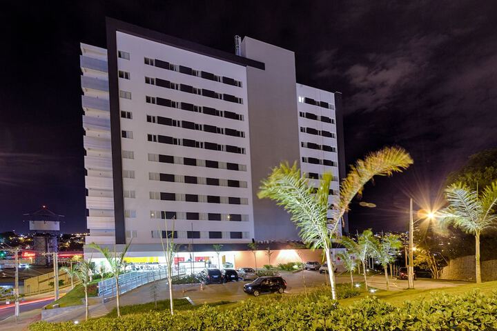 Hotel Exterior 71 of 73