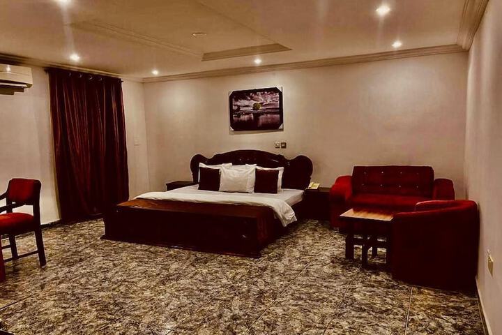 Room 7 of 19
