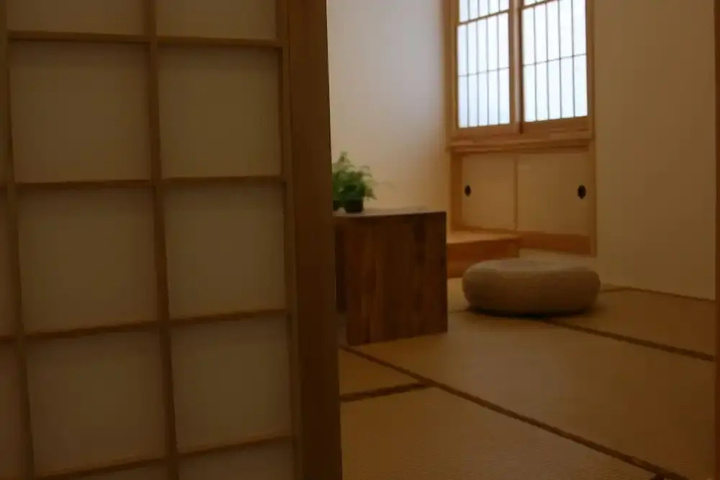 Room 3 of 16