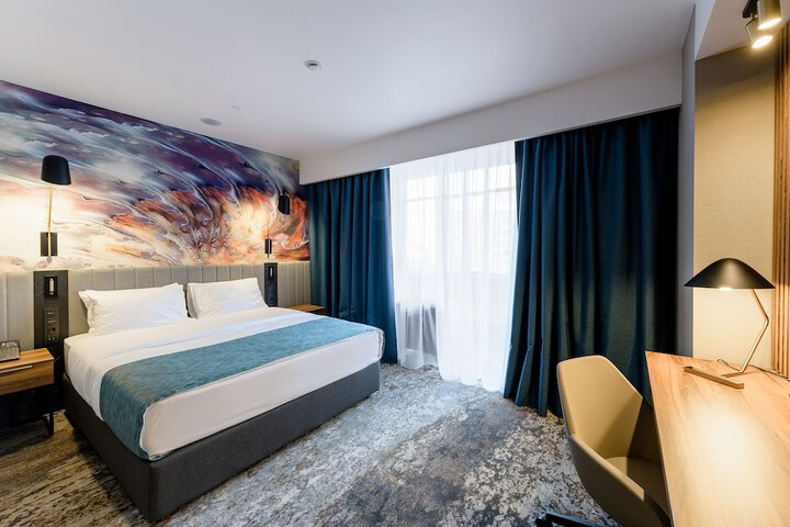 Room 52 of 99