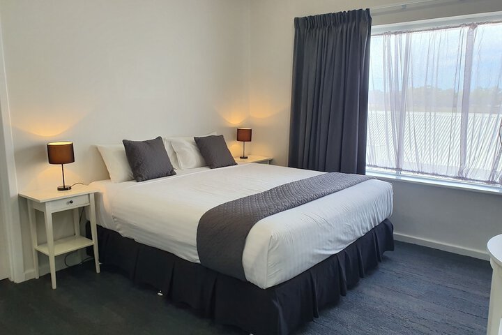 Room 11 of 25