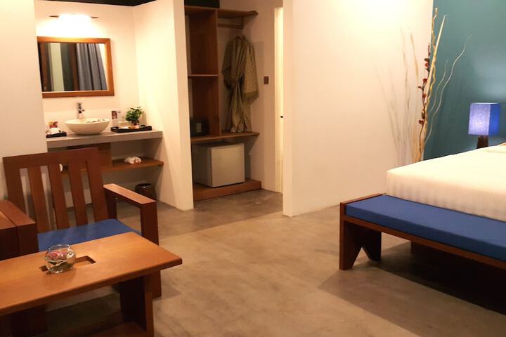 Room 9 of 180