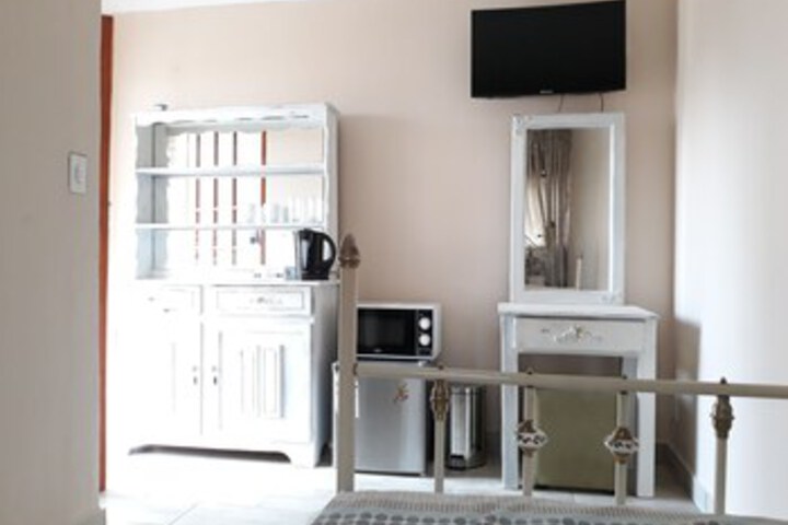 Room 28 of 39