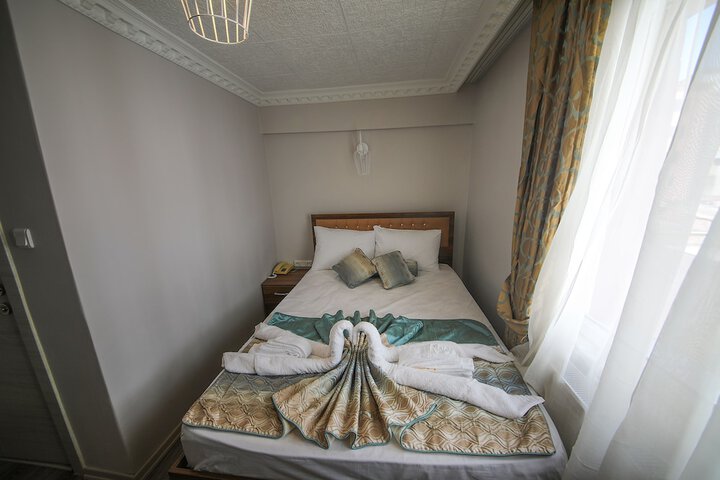 Room 5 of 40