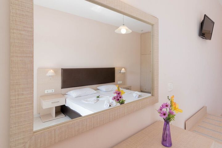 Room 6 of 20