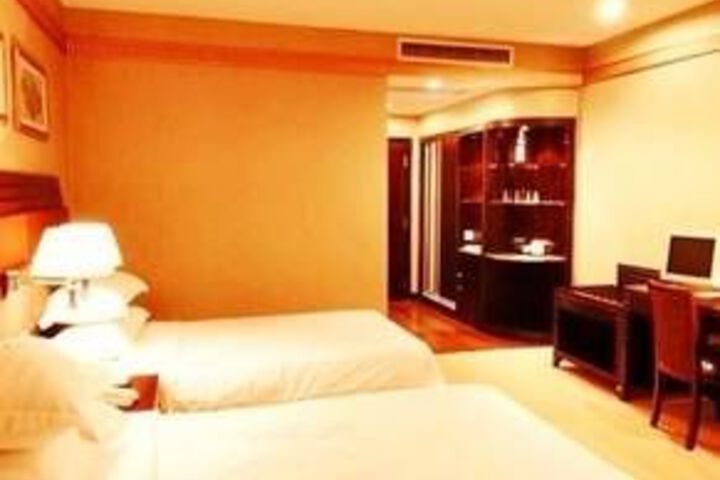 Room 3 of 36