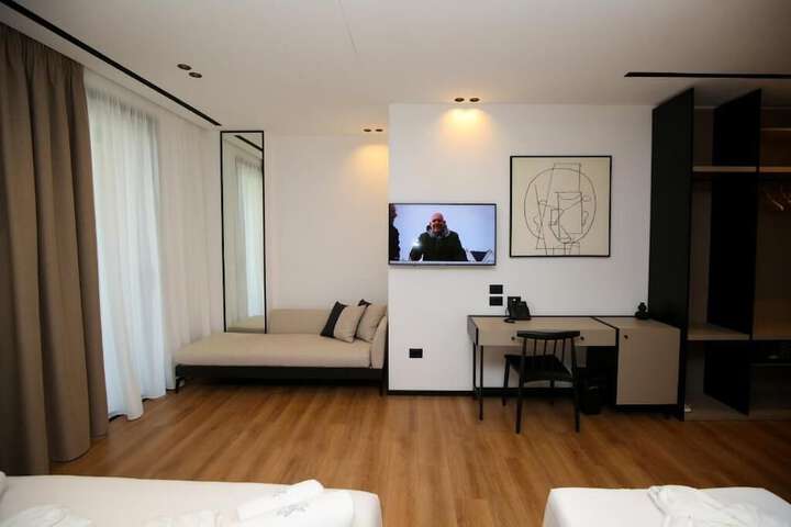 Room 22 of 108