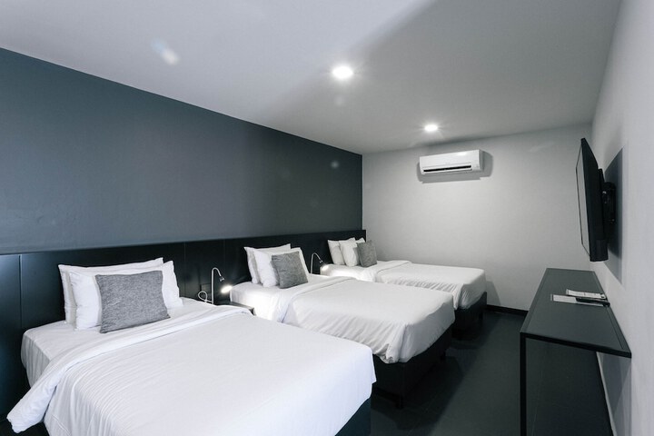 Room 21 of 82