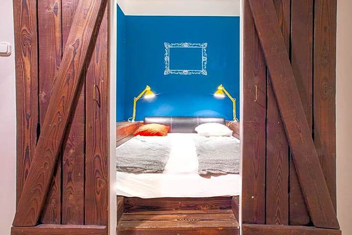 Hedonist Lodge