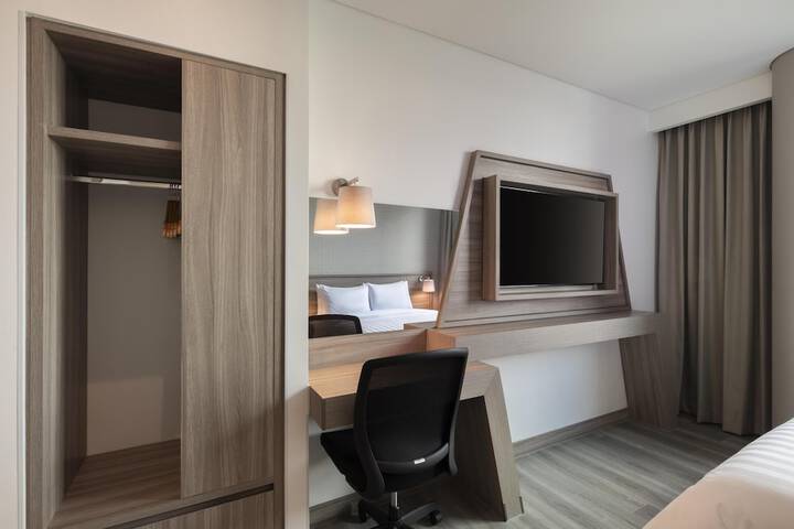 Room 21 of 61