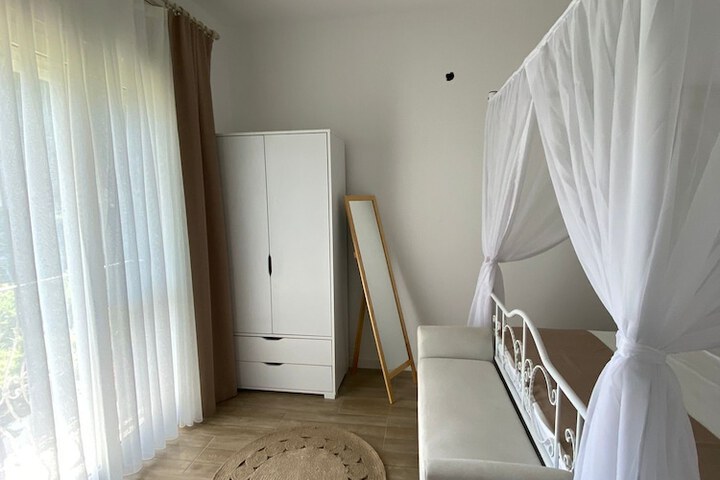 Room 46 of 184
