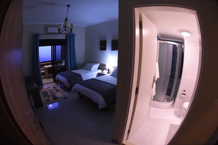 Room 10 of 25
