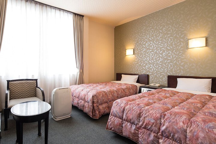 Room 7 of 34