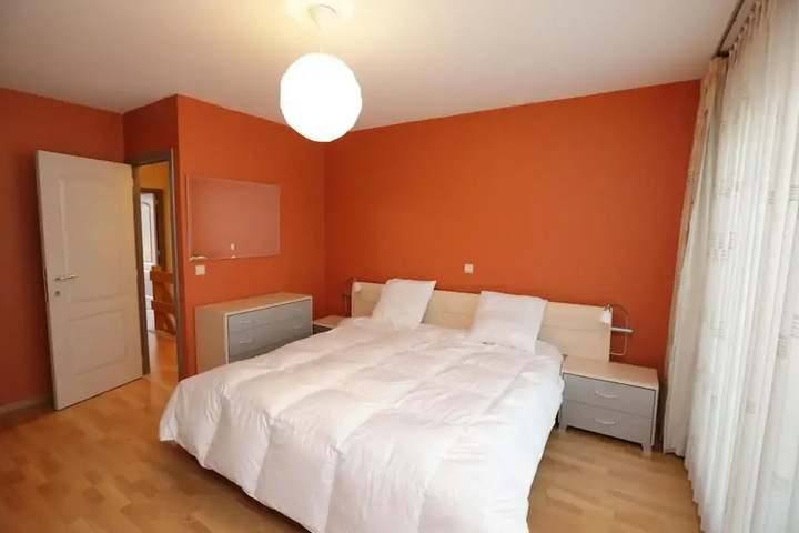 Room 2 of 14