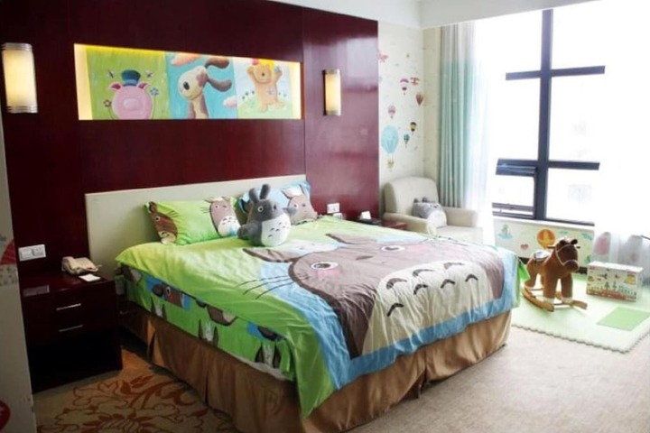 Room 17 of 40