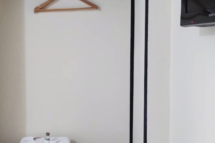 Room 10 of 31