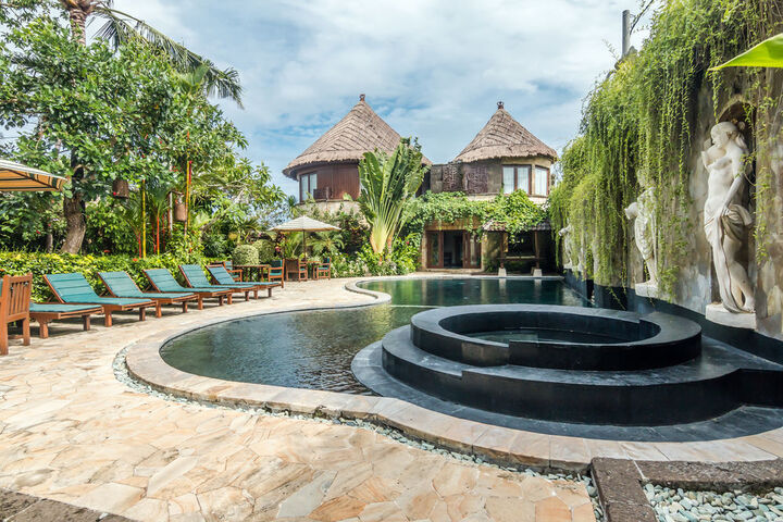 Pool Hotel