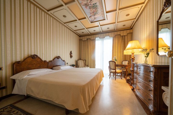 Room 6 of 41