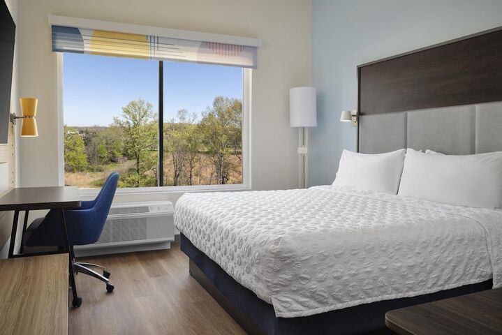 Room 10 of 25