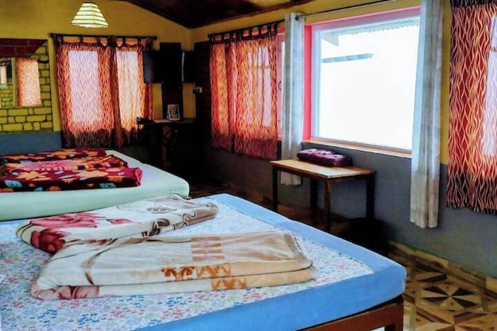 Room 83 of 195