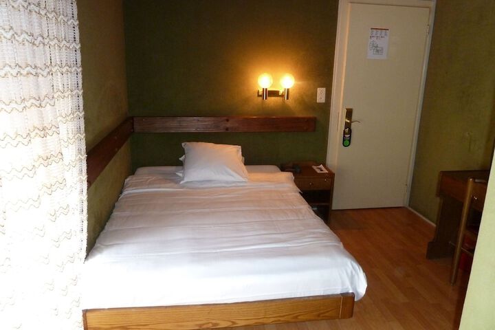 Room 4 of 21