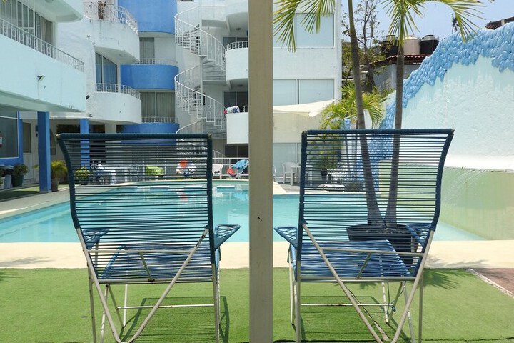 Hotel Exterior 25 of 29