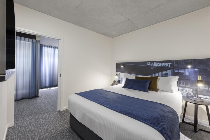 Room 46 of 112
