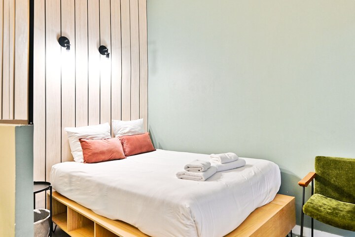 Room 12 of 63