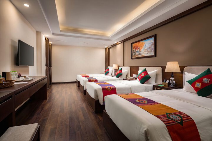 Room 32 of 84
