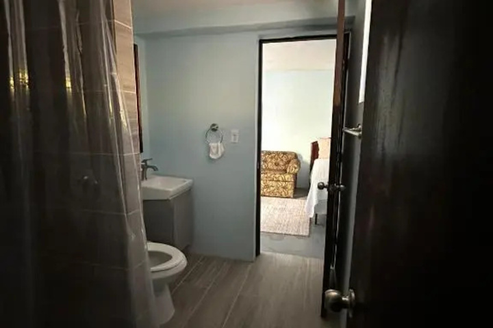 Room 4 of 4