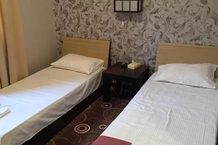 Room 4 of 18
