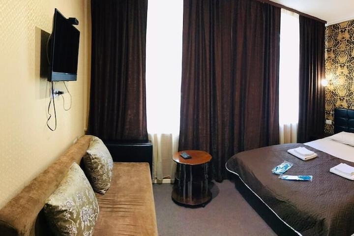 Room 10 of 35