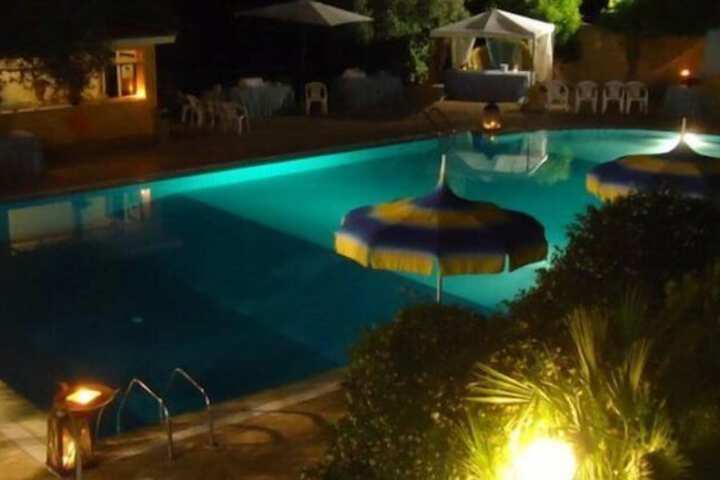 Hotel with Pool