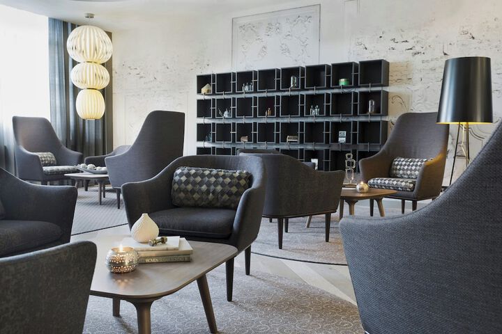 Guest Lobby