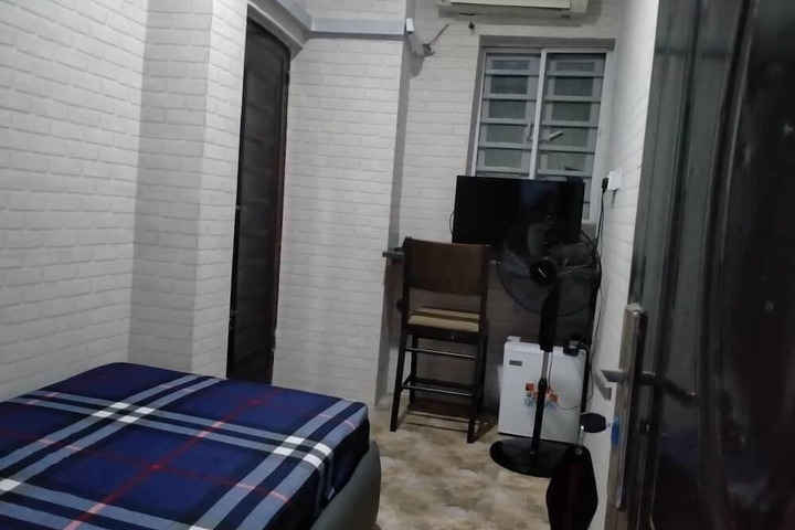 Room 2 of 7