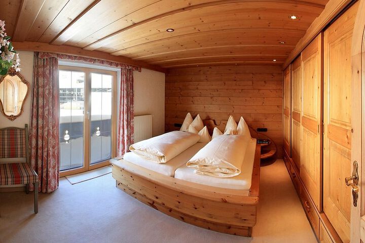 Room 15 of 44