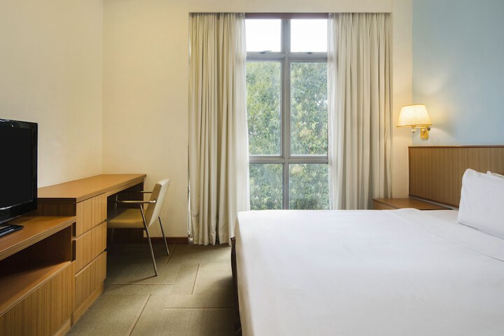 Room 10 of 44