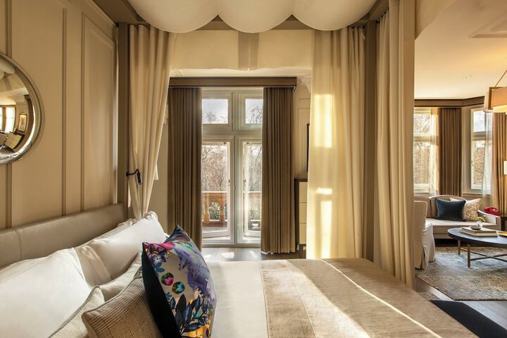 Room 15 of 224